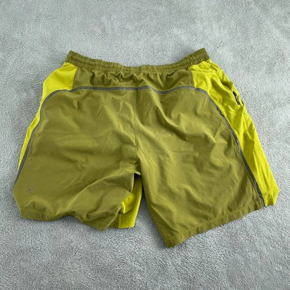 Lululemon Mens Olive Green Running Shorts Size L with Elastic 4705 - Picture 2 of 9